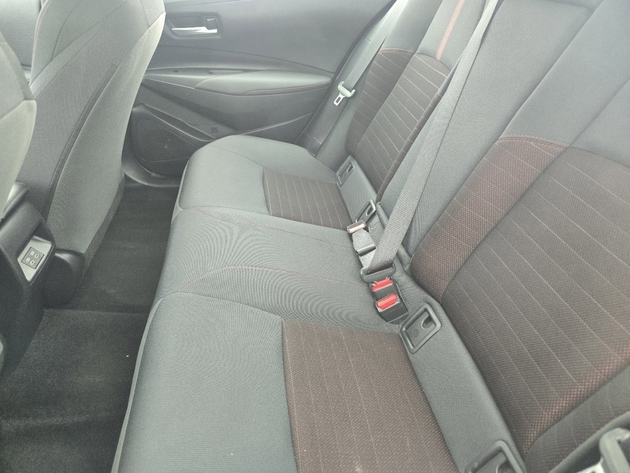 Used 2025 Toyota Corolla SE FWD image 21