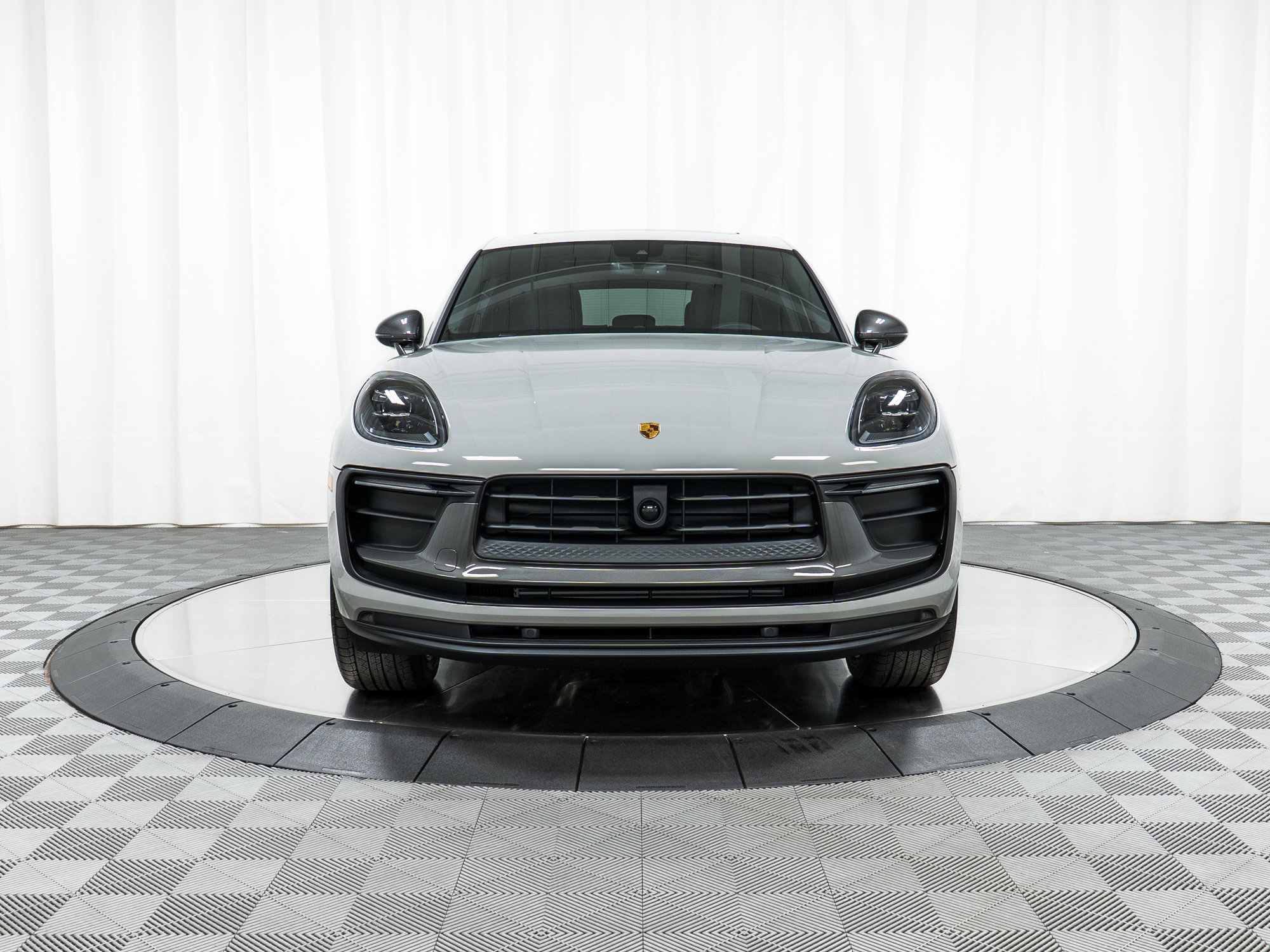 New 2025 Porsche Macan Turbo image 10