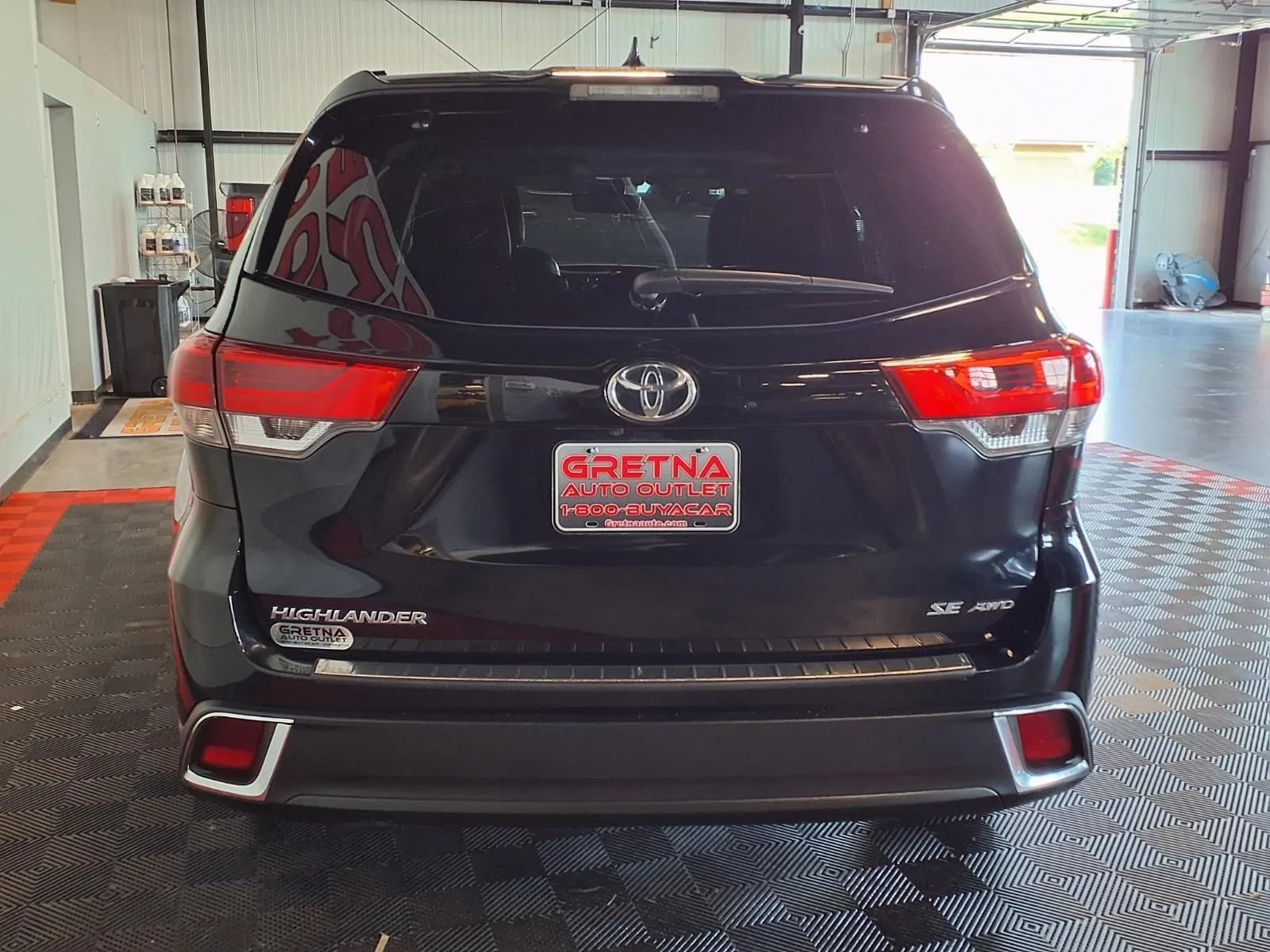 Used 2017 Toyota Highlander XLE AWD/4WD image 7