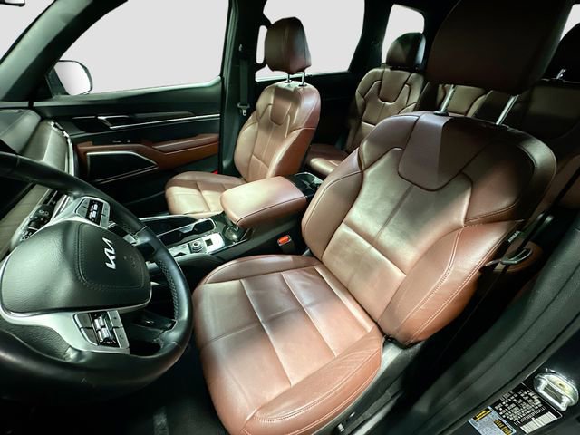 Used 2023 Kia Telluride EX w/ EX Captain's Chair Package image 22