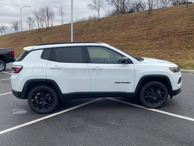 New 2026 Jeep Compass Latitude image 9