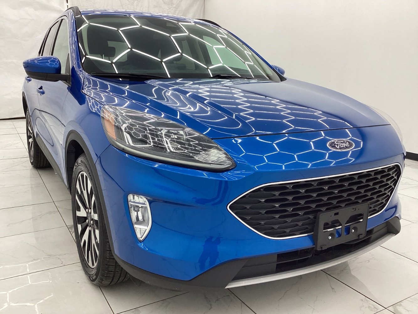 Used 2020 Ford Escape SEL image 3