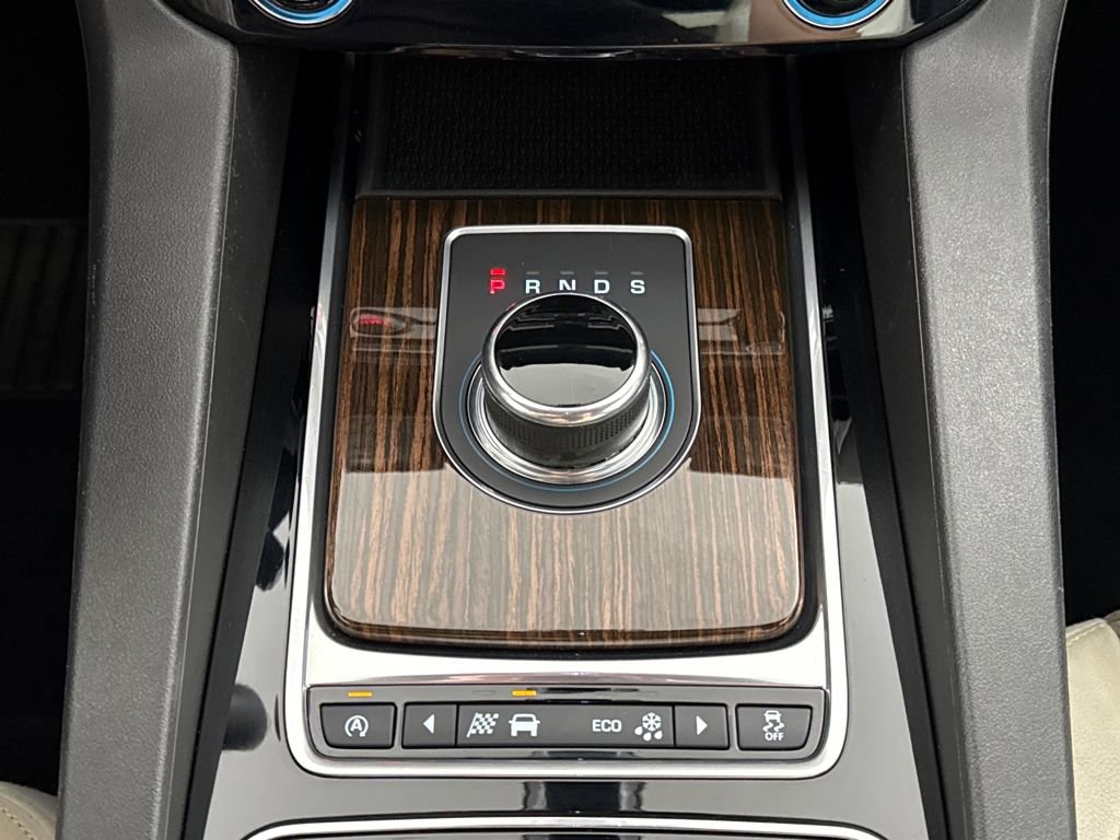 Used 2017 Jaguar F-PACE Prestige image 18