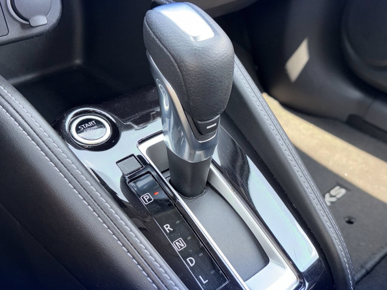 Used 2020 Nissan Kicks SV FWD image 7