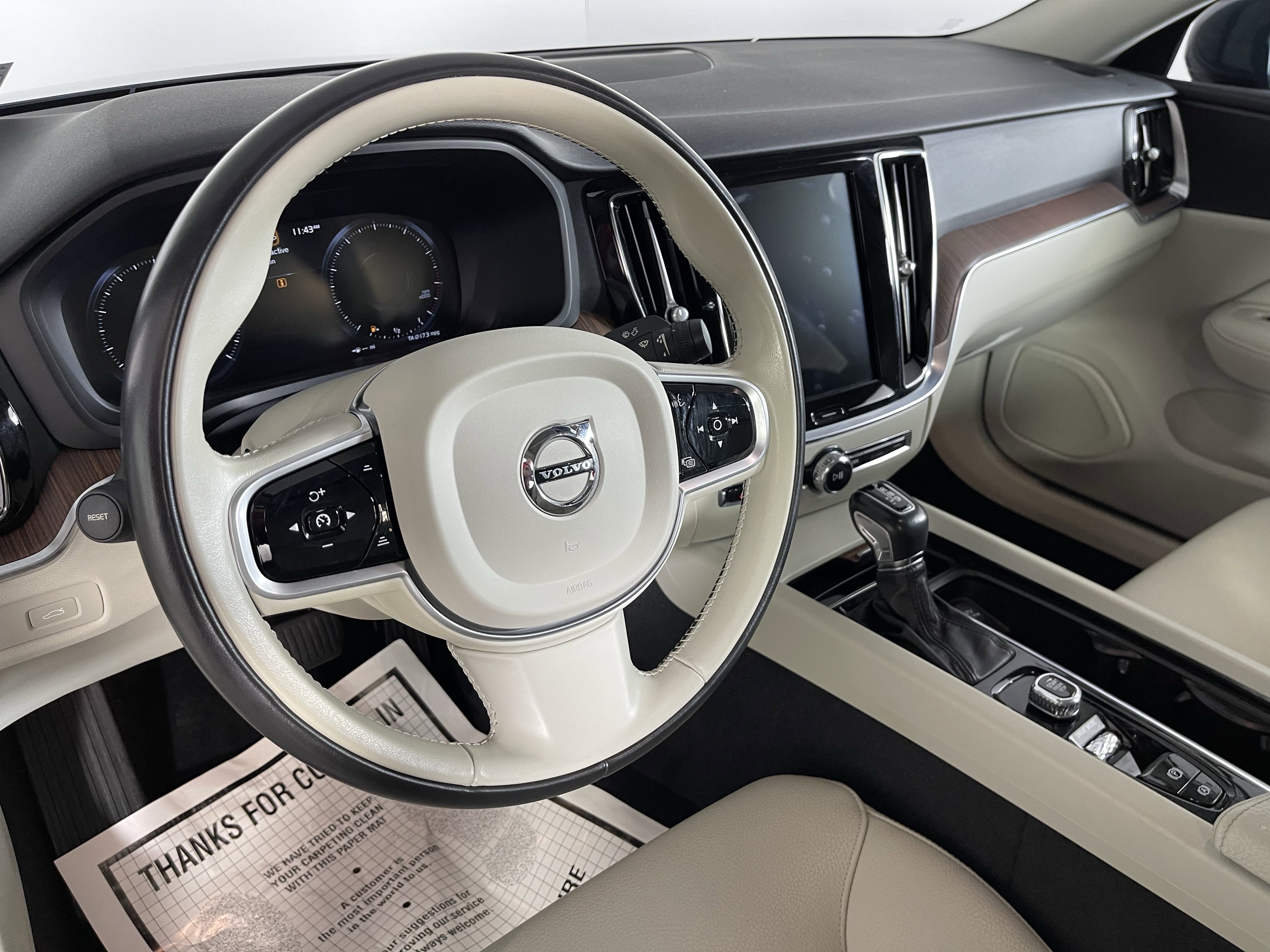 Used 2020 Volvo S60 T6 Momentum image 12