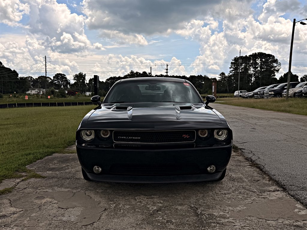 Used 2014 Dodge Challenger R/T RWD image 2
