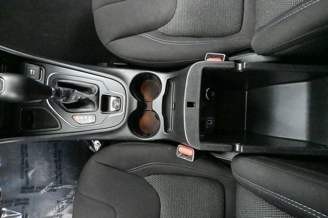 Used 2019 Jeep Cherokee Latitude w/ Popular Appearance Group image 31