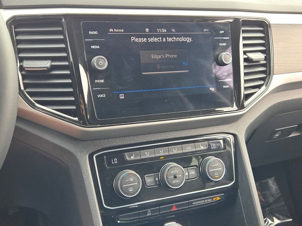 Used 2023 Volkswagen Atlas SE image 31