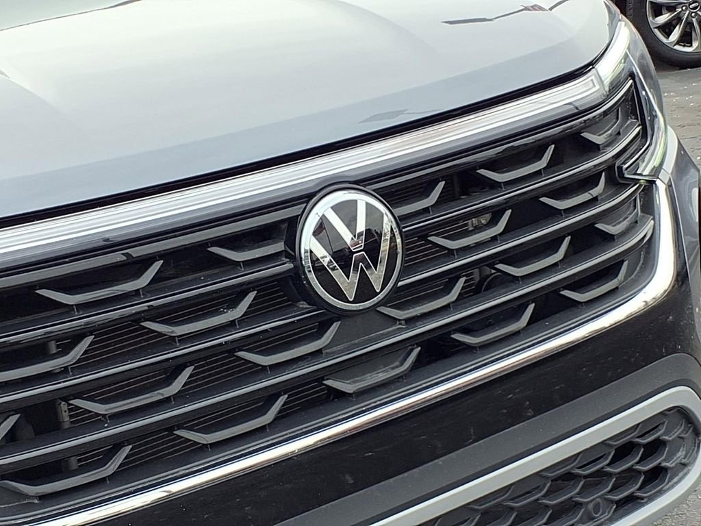 Used 2025 Volkswagen Atlas Cross Sport SE image 26