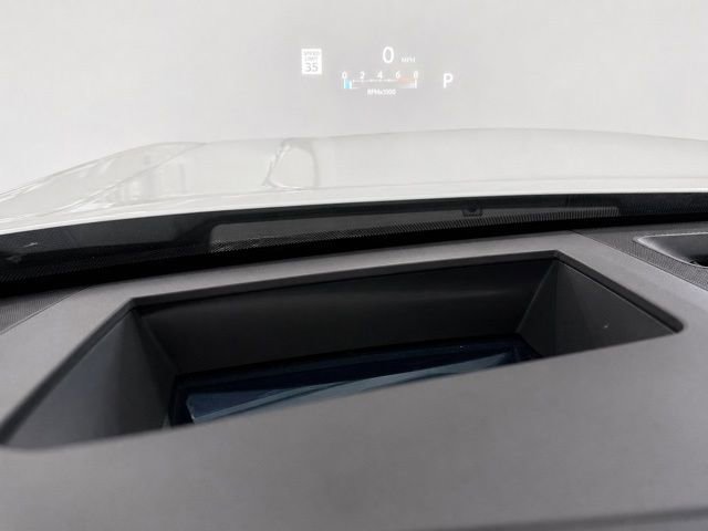 Used 2025 Nissan Armada Platinum AWD/4WD image 32