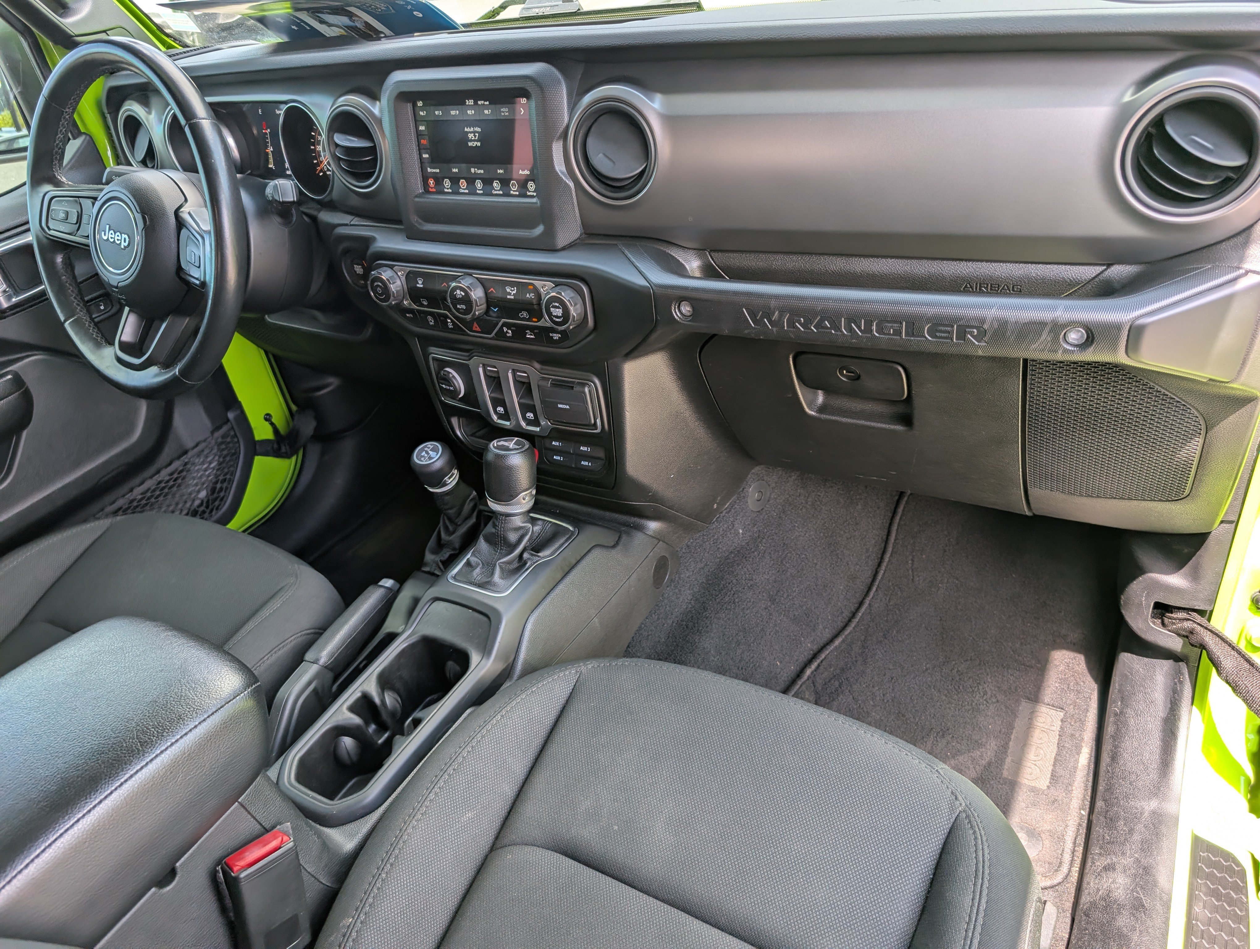 Used 2021 Jeep Wrangler Sport AWD/4WD image 7