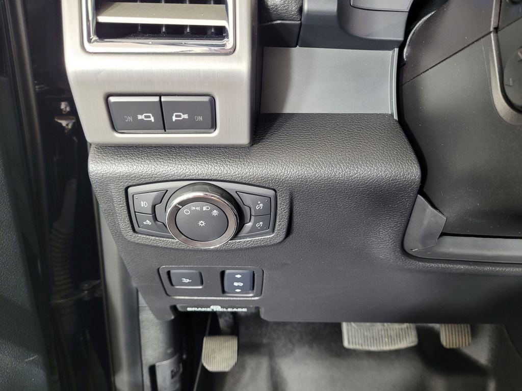 Used 2018 Ford F350 Platinum w/ Platinum Ultimate Package AWD/4WD image 16