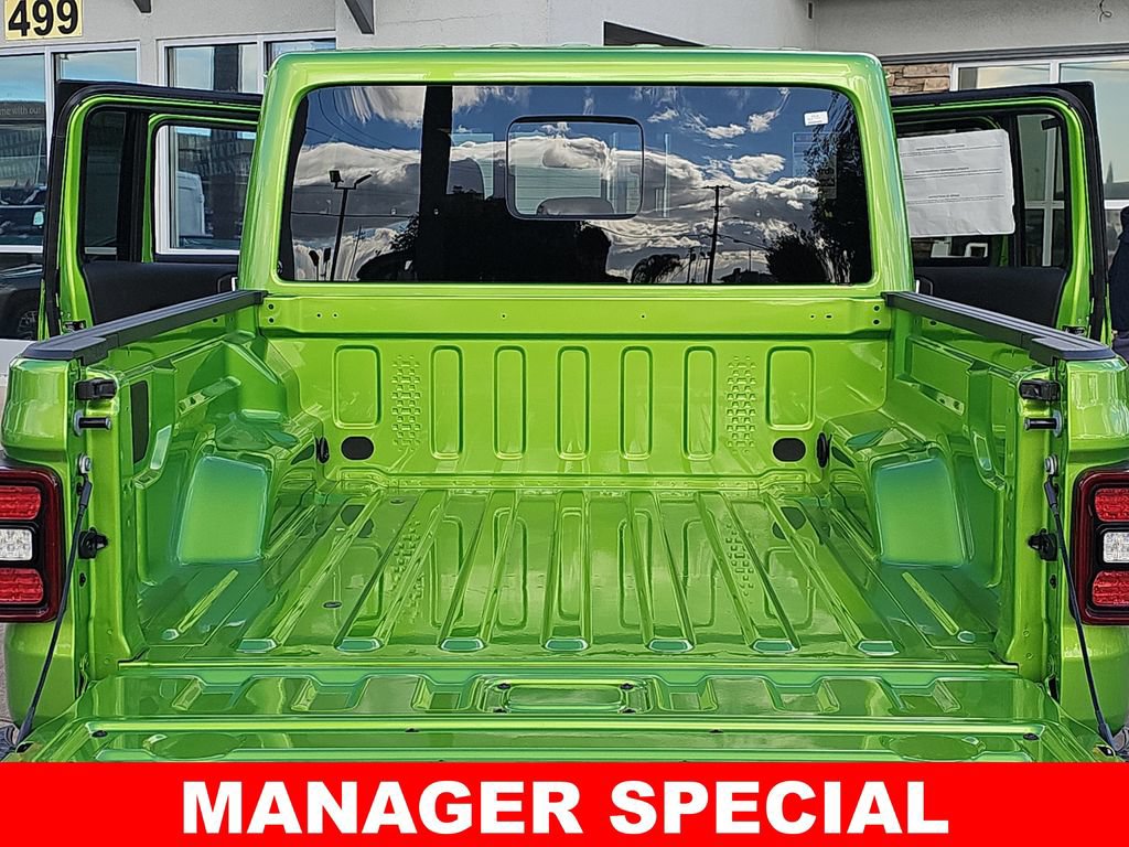 New 2025 Jeep Gladiator Mojave w/ Convenience Group AWD/4WD image 12