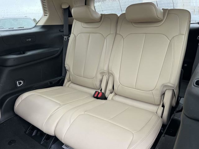 Used 2022 Jeep Grand Cherokee L Limited image 17