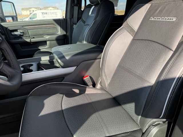 New 2026 RAM 2500 Laramie AWD/4WD image 13