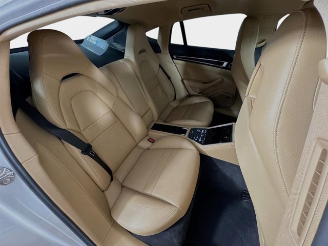 Used 2023 Porsche Panamera 4 Platinum Edition image 29