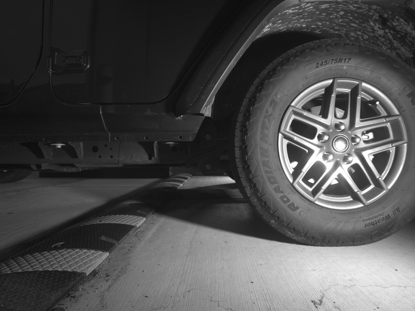 Used 2025 Jeep Wrangler Sport S image 14