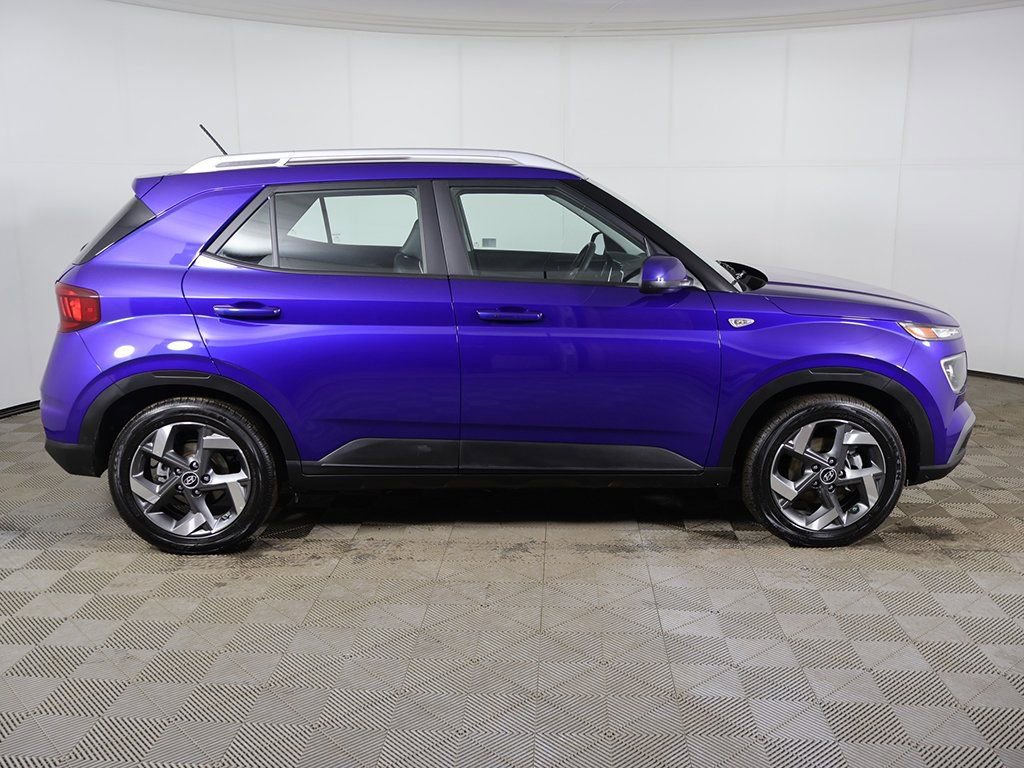 Certified 2025 Hyundai Venue Limited image 13