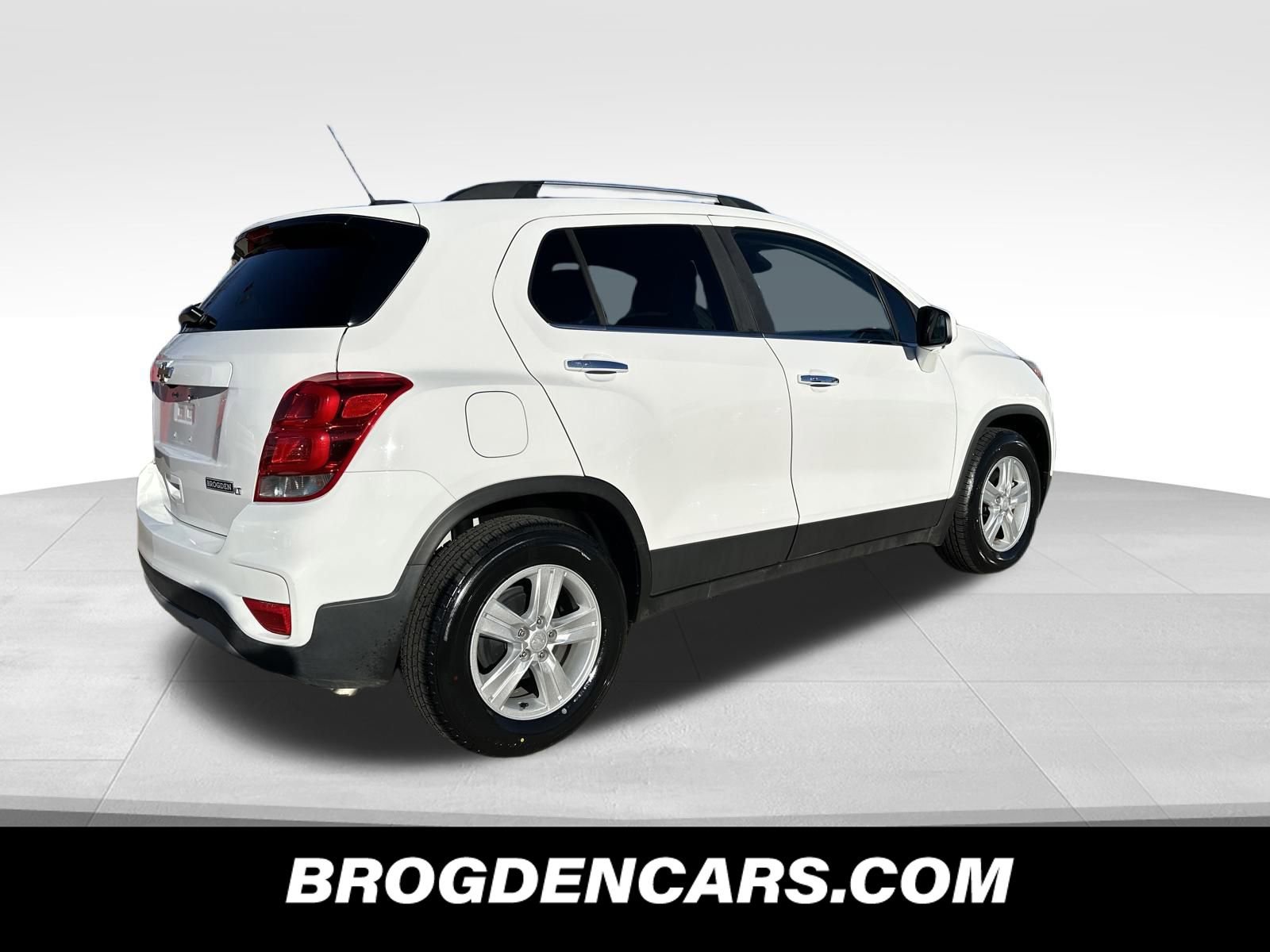 Used 2017 Chevrolet Trax LT w/ LT Convenience Package image 3