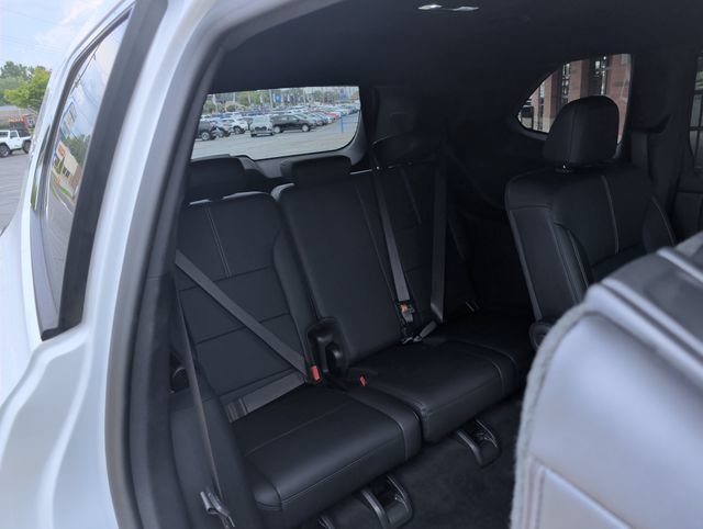 Used 2026 GMC Acadia Elevation w/ Elevation Premium Package FWD image 31