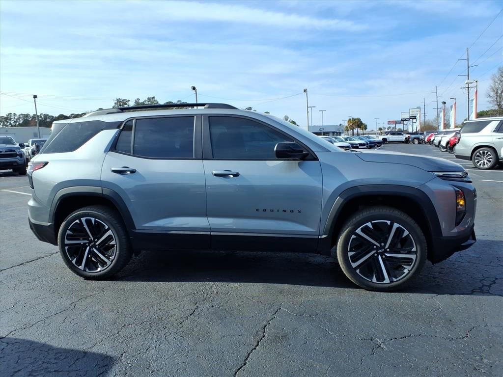 New 2026 Chevrolet Equinox RS w/ Convenience Package III FWD image 2