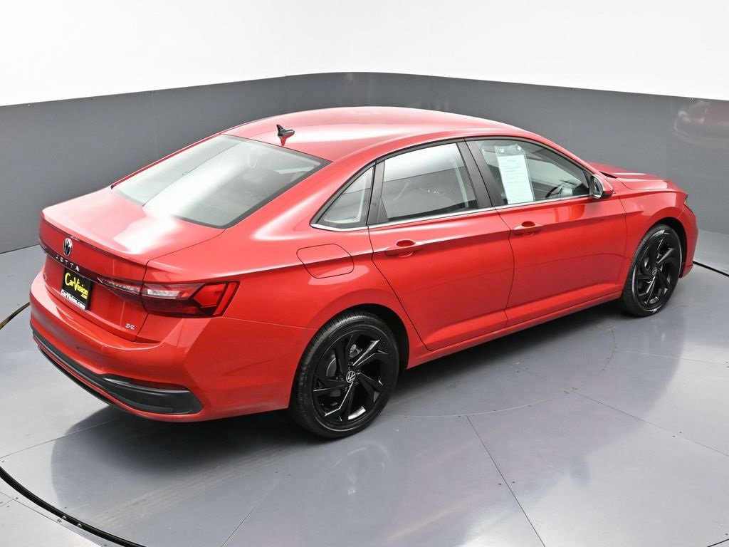 Used 2025 Volkswagen Jetta SE w/ Black Wheel Package image 45