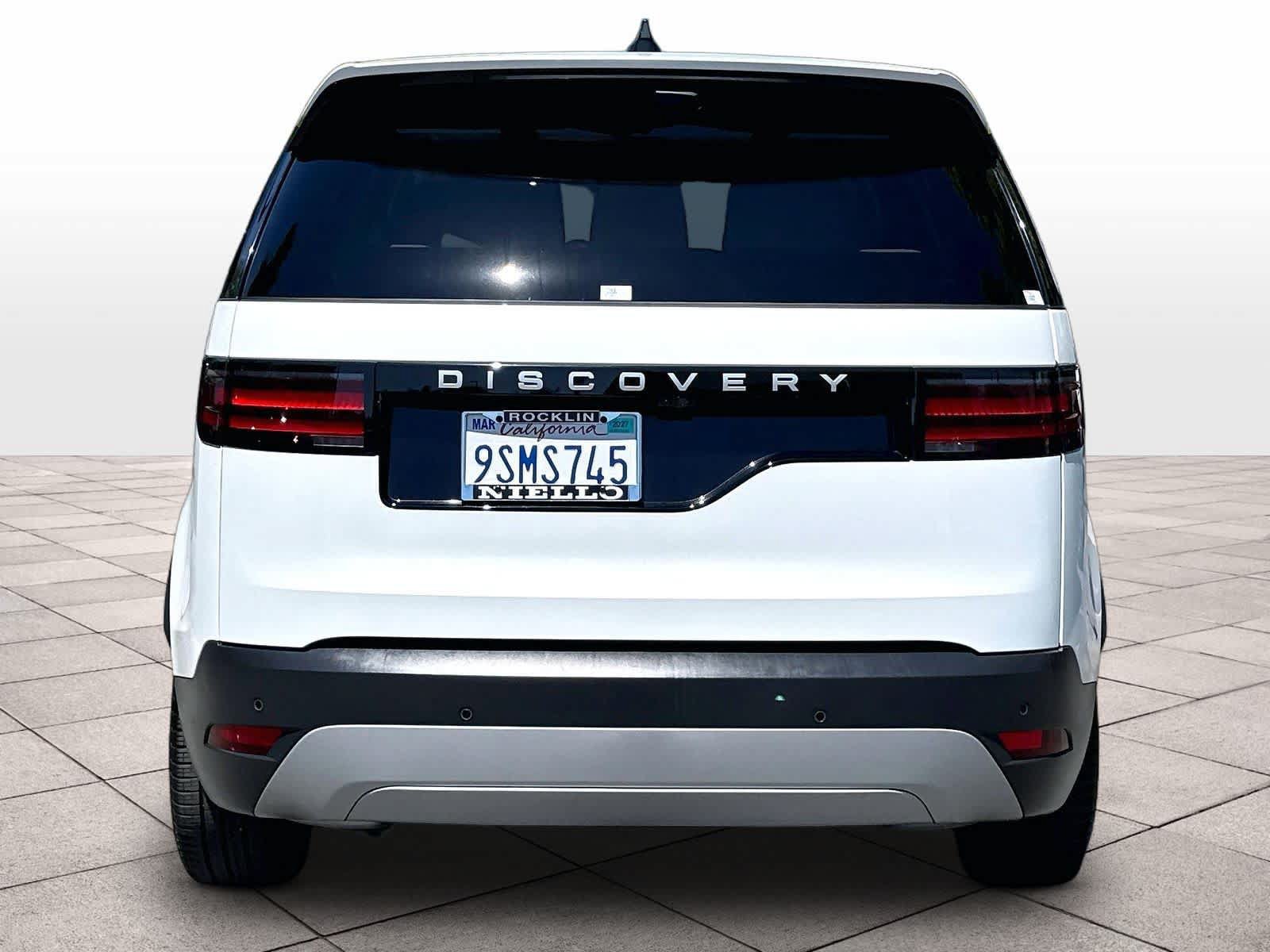Used 2025 Land Rover Discovery S AWD/4WD image 4