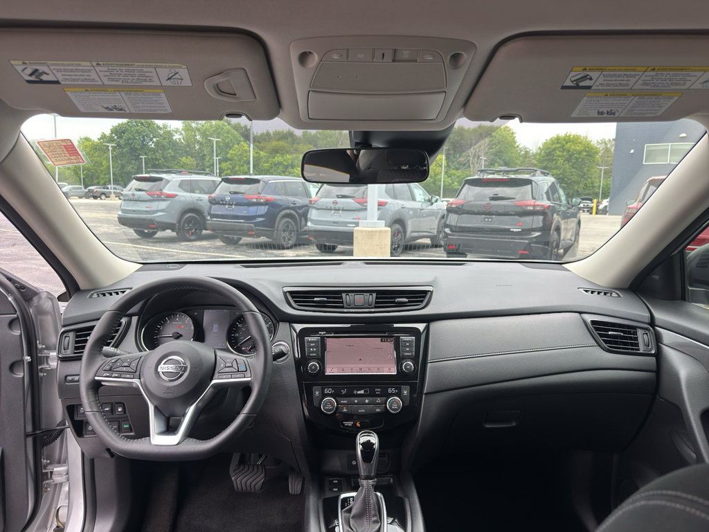 Used 2019 Nissan Rogue SV w/ Premium Package FWD image 28