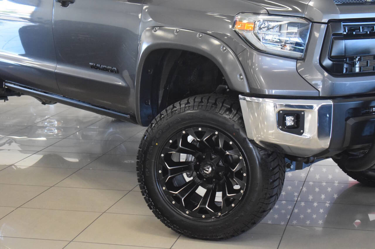 Used 2016 Toyota Tundra SR5 w/ TRD Off Road Package AWD/4WD image 4