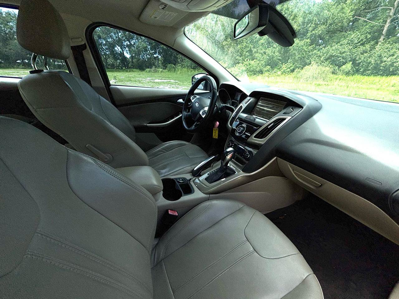 Used 2012 Ford Focus SEL FWD image 10