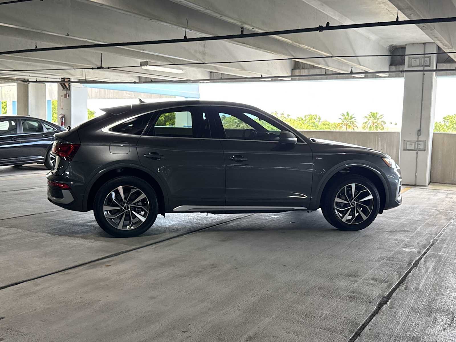 Used 2022 Audi Q5 2.0T Premium Plus w/ Premium Plus Package AWD/4WD image 9