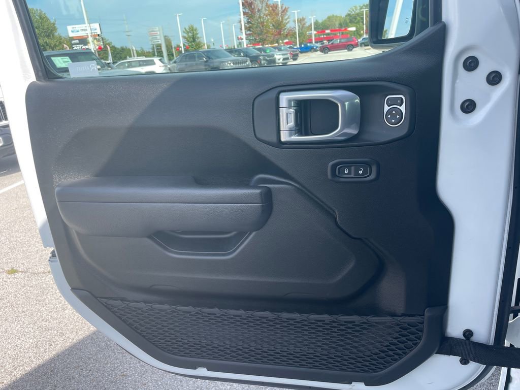 Used 2024 Jeep Gladiator Mojave w/ Convenience Group image 29