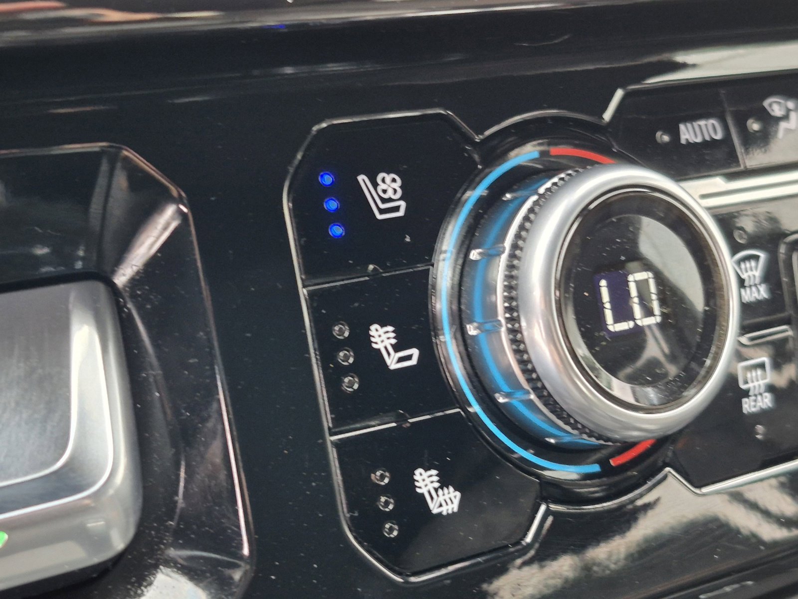 Used 2024 GMC Sierra 2500 AT4 w/ AT4 Premium Plus Package image 34