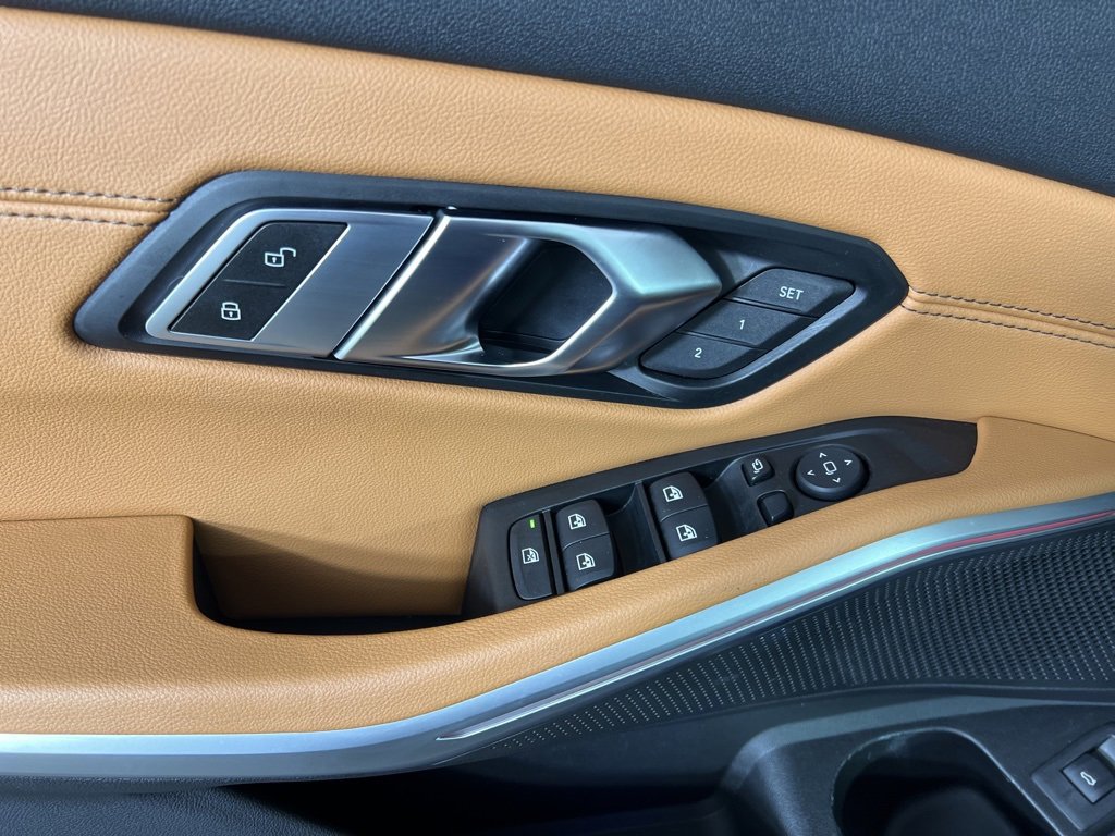 Used 2020 BMW 330i xDrive Sedan w/ Premium Package image 17