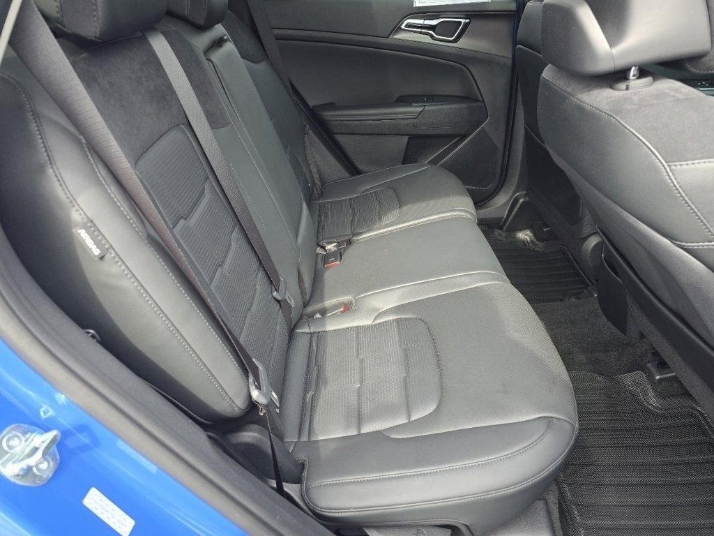 Used 2026 Kia Sportage SX image 16