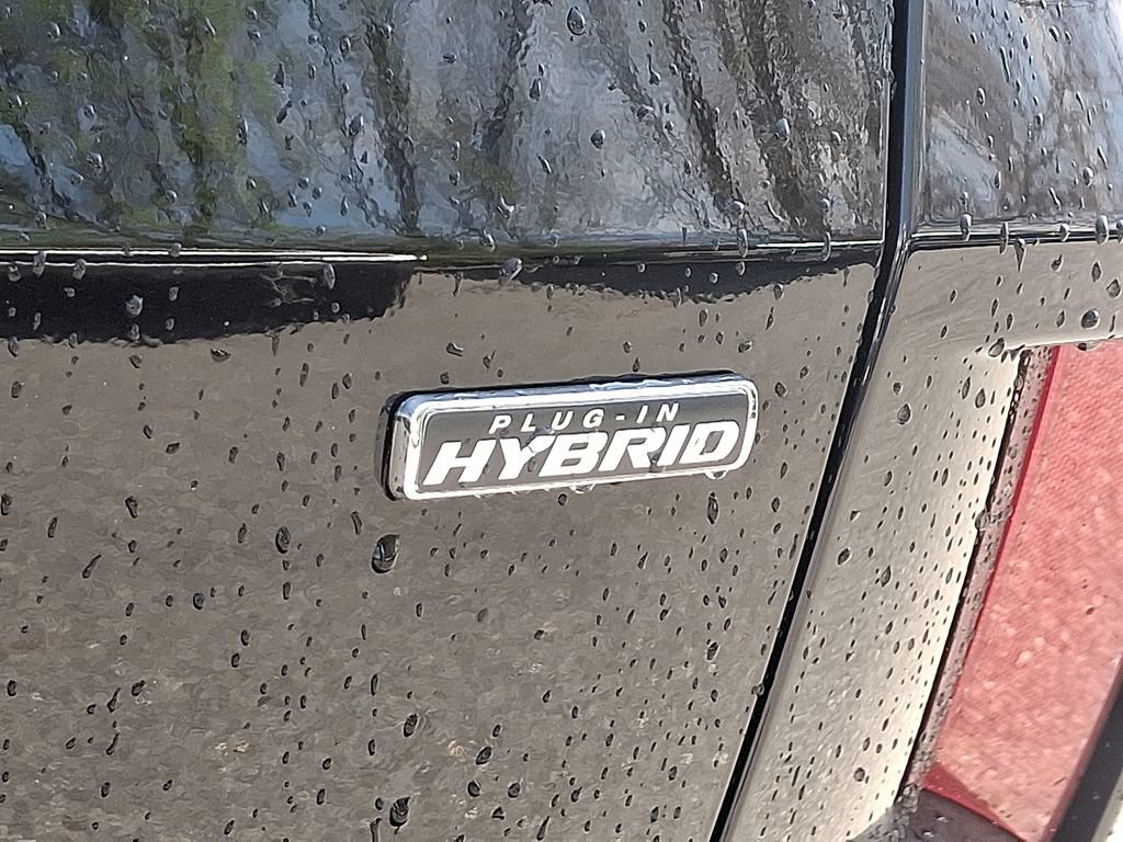New 2025 Ford Escape SE w/ PHEV Premium Package FWD image 22