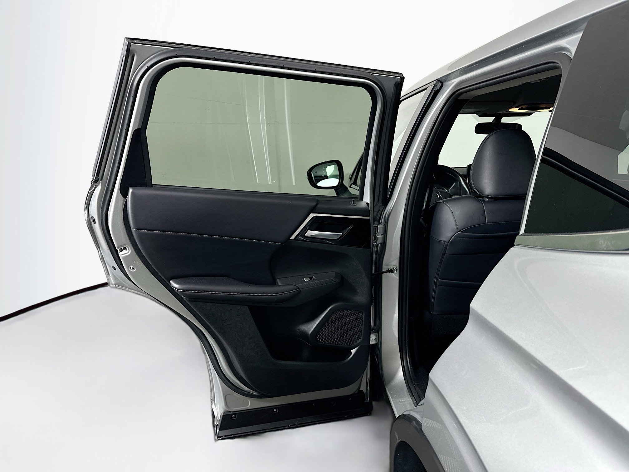 Used 2024 Mitsubishi Outlander SE image 26