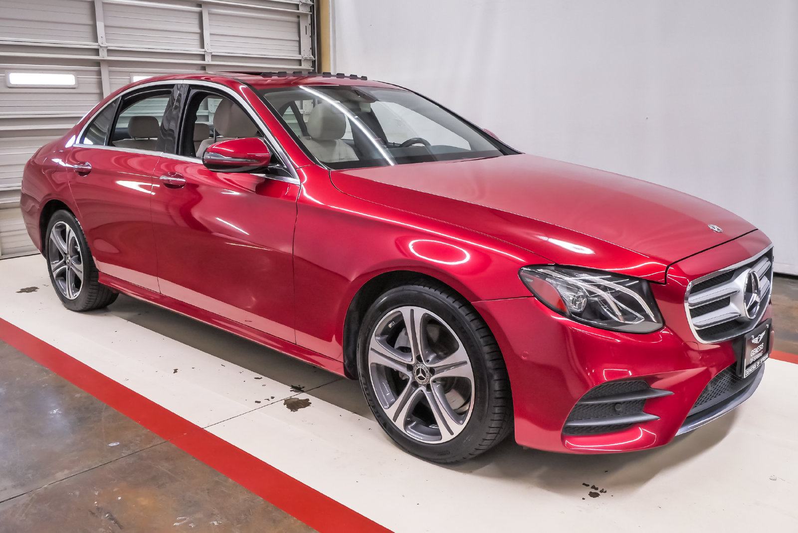 Used 2018 Mercedes-Benz E 300 4MATIC image 4