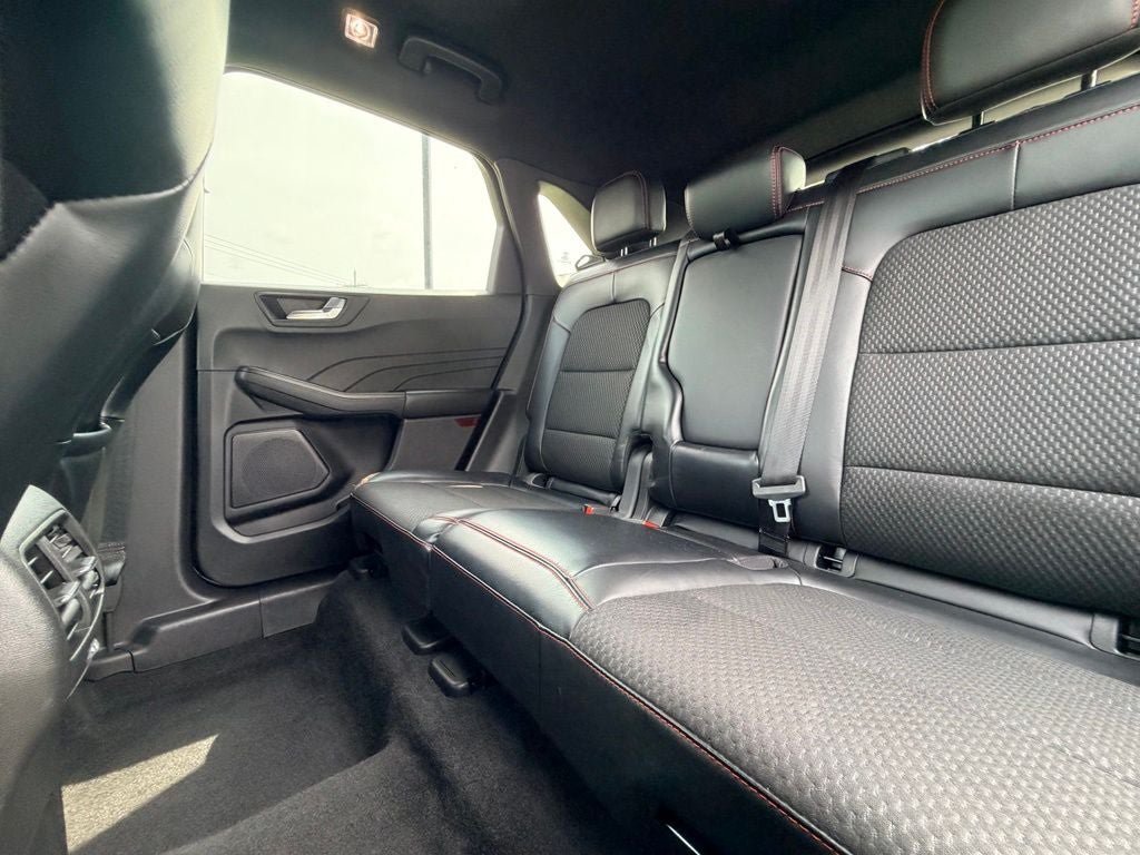 Certified 2023 Ford Escape ST-Line w/ Tech Pack #1 FWD image 17