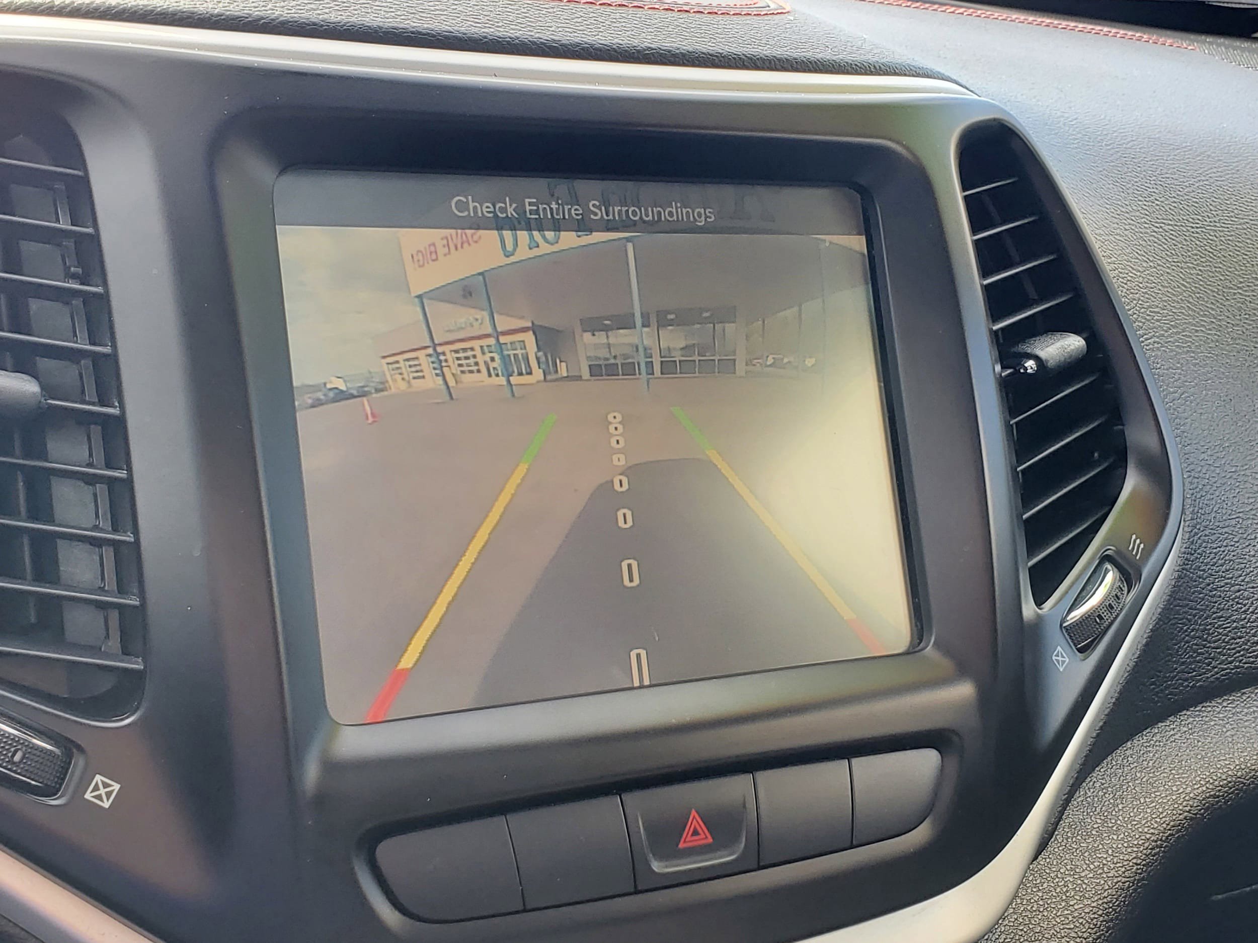 Used 2014 Jeep Cherokee Trailhawk AWD/4WD image 21