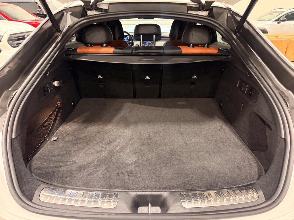 Used 2024 Mercedes-Benz GLC 300 4MATIC image 11