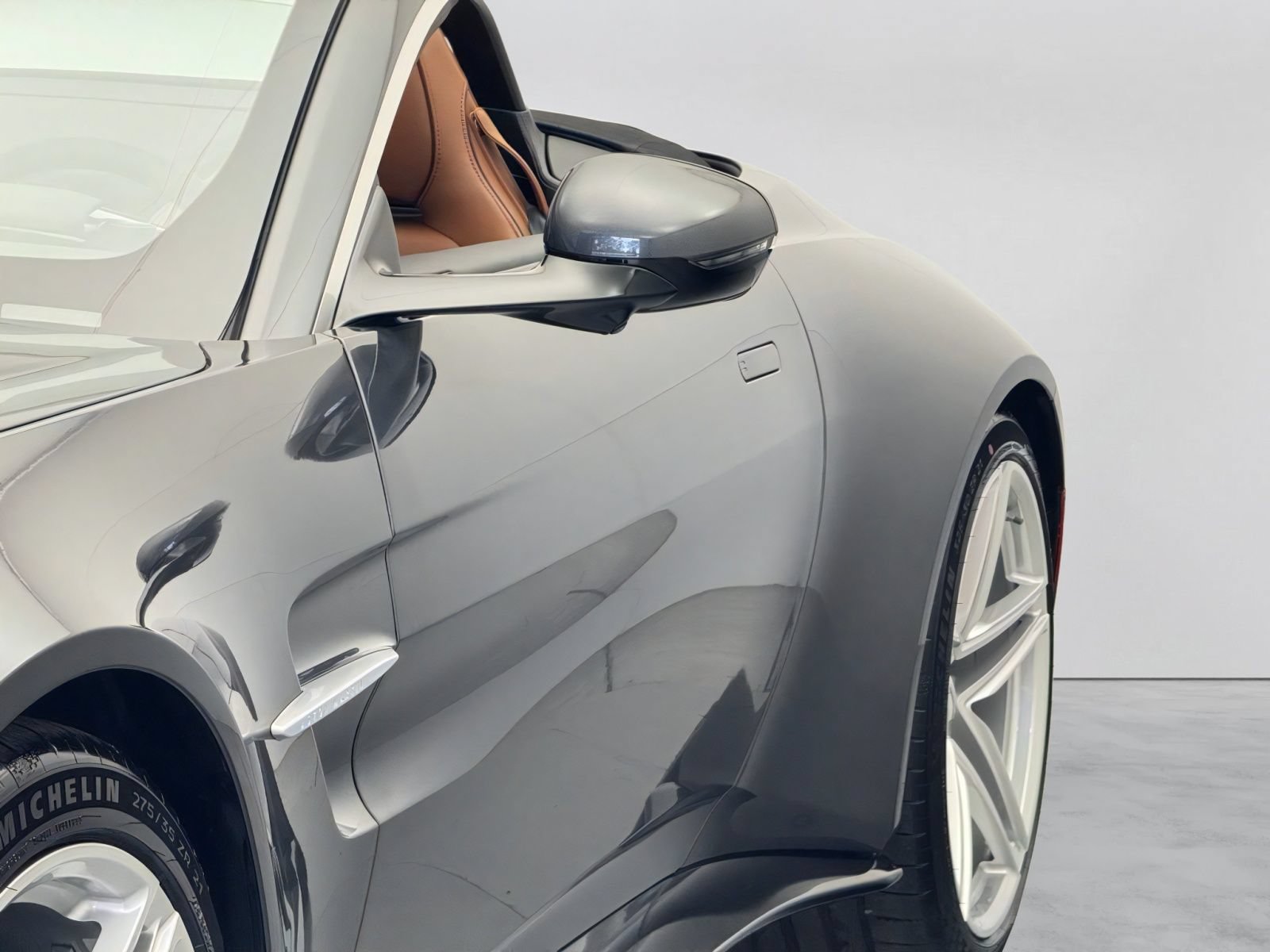 New 2026 Aston Martin V8 Vantage Convertible RWD image 32