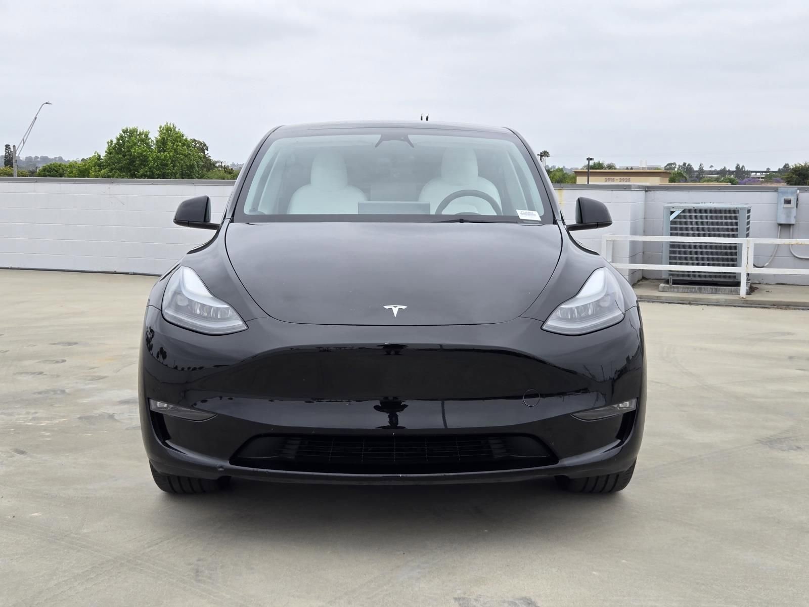 Used 2023 Tesla Model Y Long Range AWD/4WD image 3