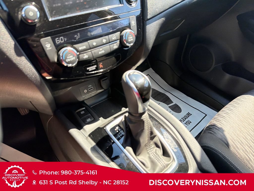 Certified 2019 Nissan Rogue SV w/ Premium Package FWD image 21