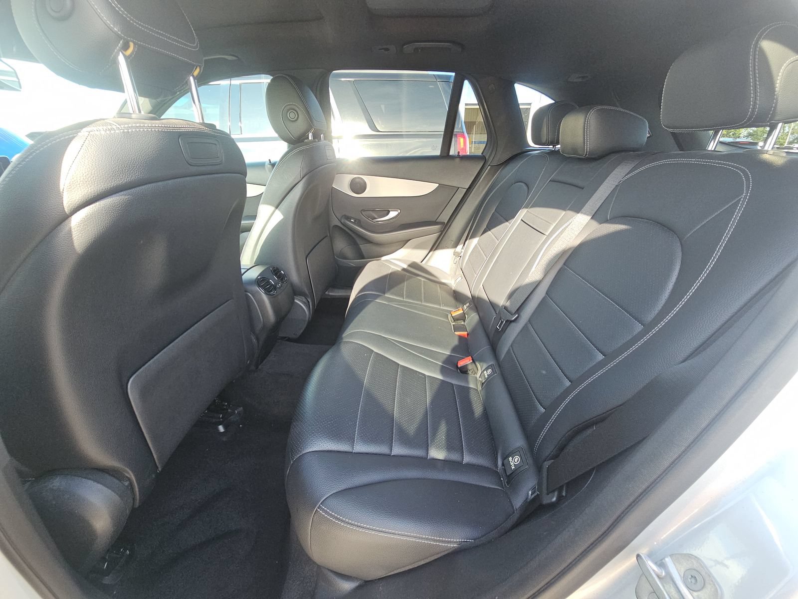 Used 2019 Mercedes-Benz GLC 300 w/ Premium Package image 10