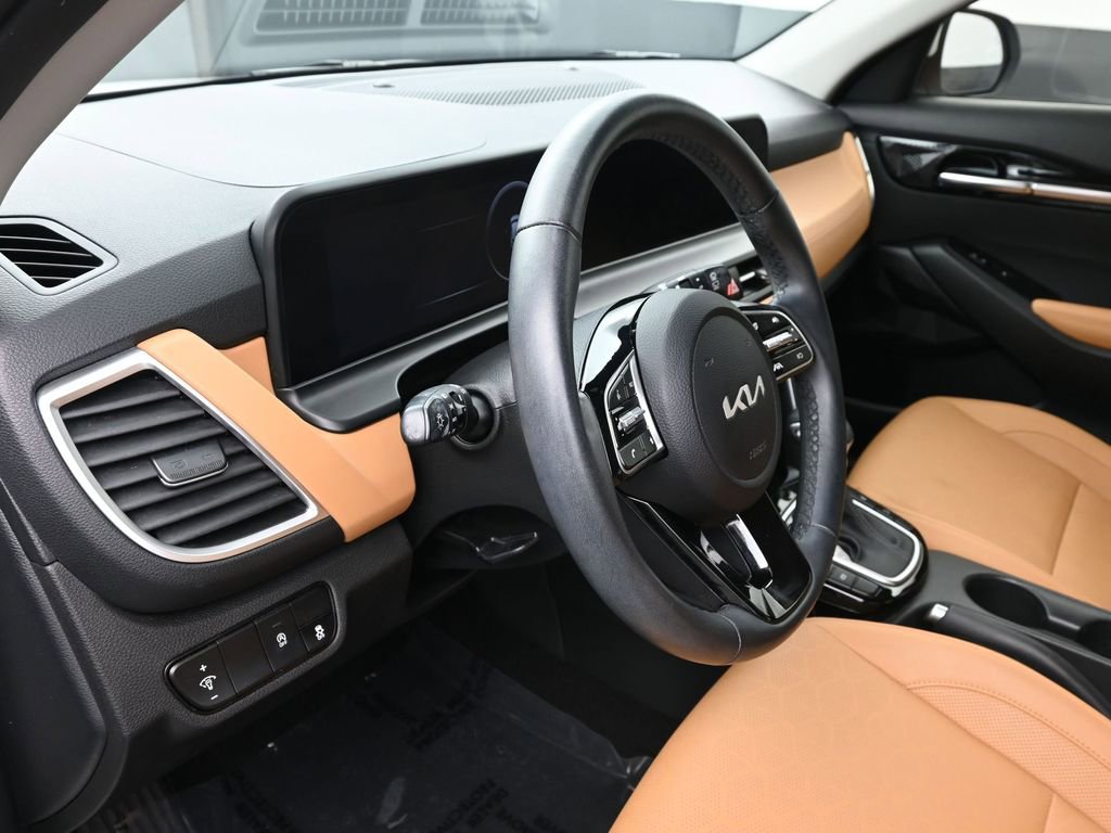 Used 2024 Kia Seltos EX image 31