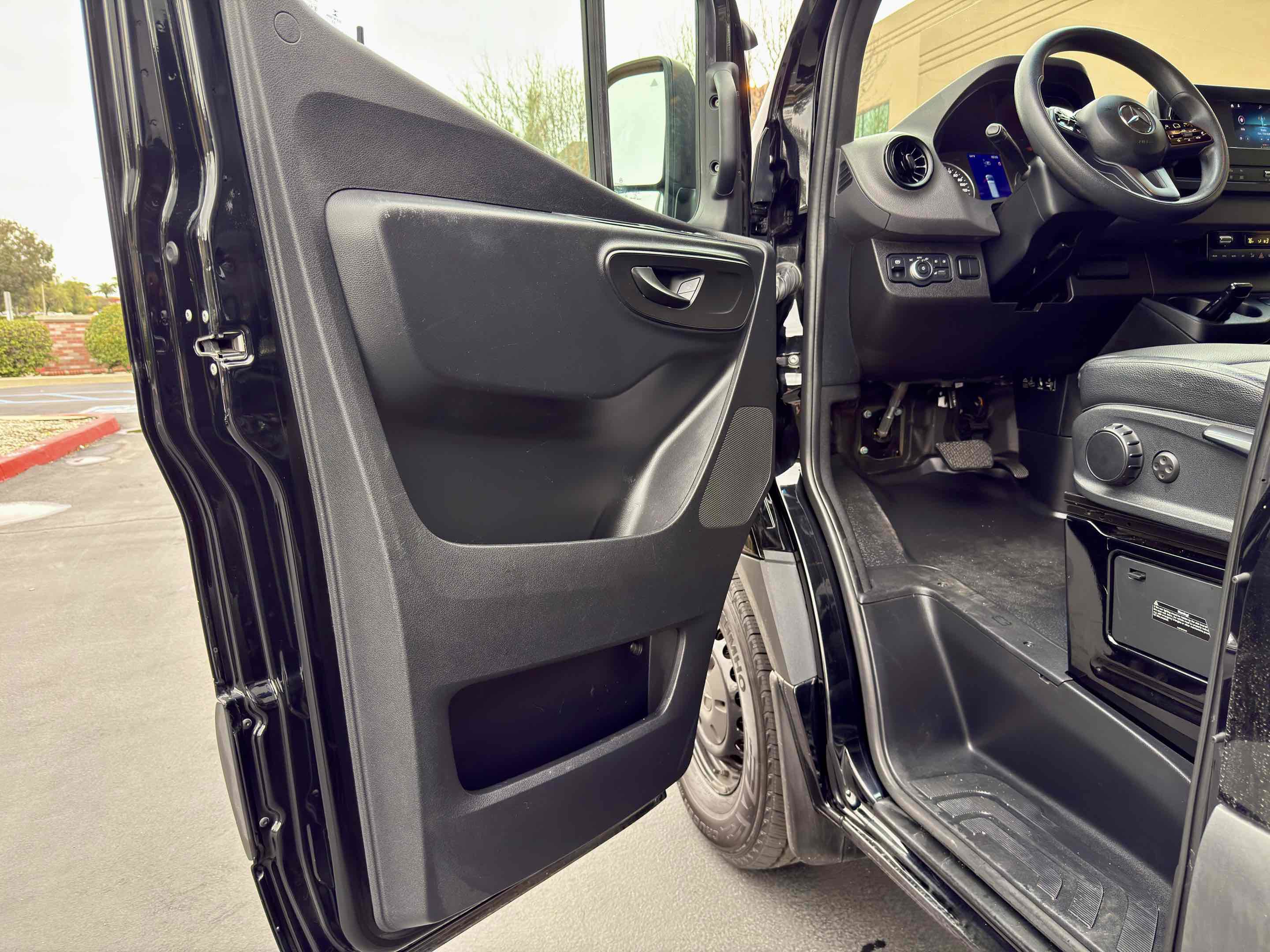 Used 2023 Mercedes-Benz Sprinter 2500 image 19