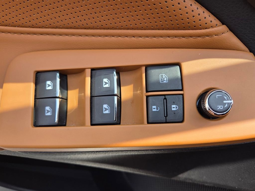 Used 2021 Toyota Avalon Touring w/ Advanced Safety Package FWD image 31