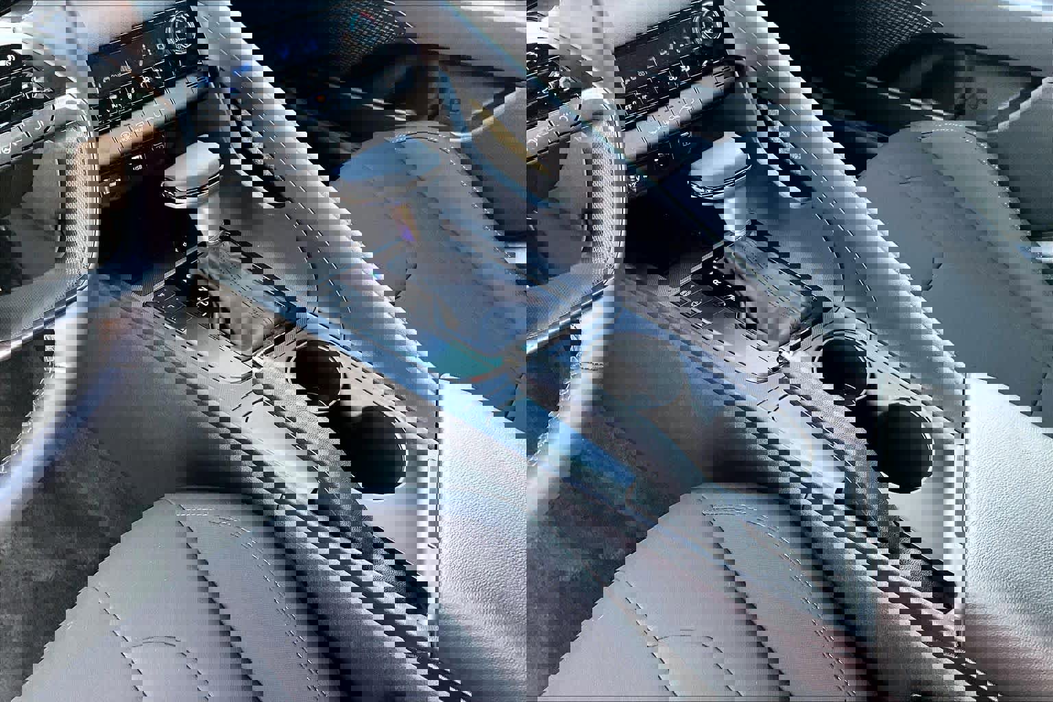 Certified 2025 Hyundai Elantra Sport image 30