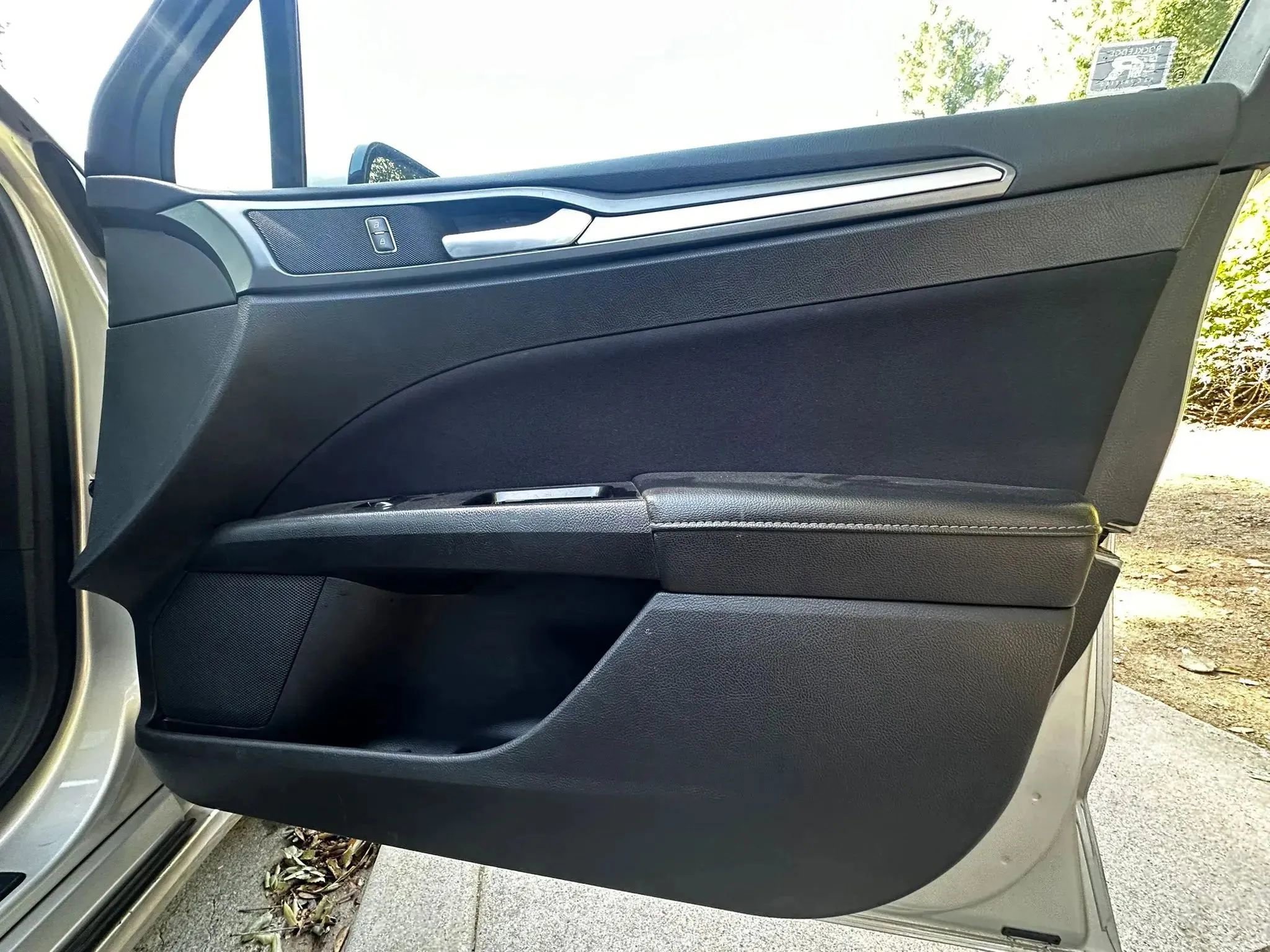 Used 2016 Ford Fusion SE image 19